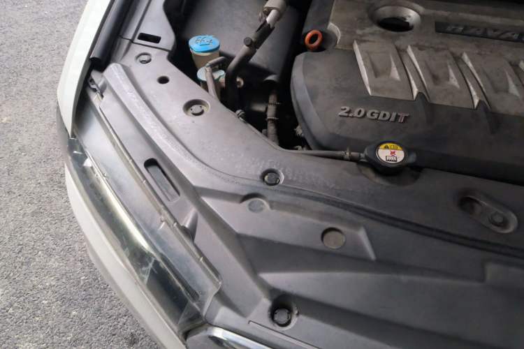 Used Haval H6 Coupe 2015 Blue Label 2.0T Automatic Two-Wheel Drive Elite Model Engine Bay Right