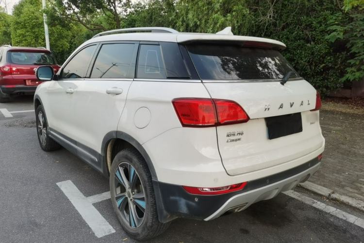 Used Haval H6 Coupe 2015 Blue Label 2.0T Manual Two-Wheel-Drive Elite Model Exterior 2