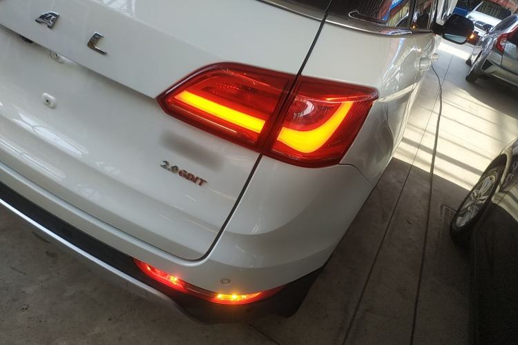 Used Haval H6 Coupe 2015 Blue Label 2.0T Automatic Two-Wheel Drive Prestige Model Exterior 3