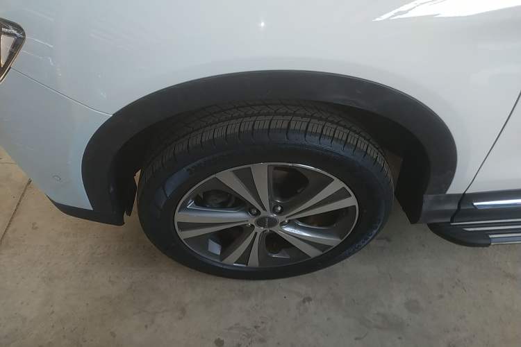 Used Haval H6 Coupe 2015 Blue Label 2.0T Automatic Two-Wheel Drive Prestige Model Exterior 4