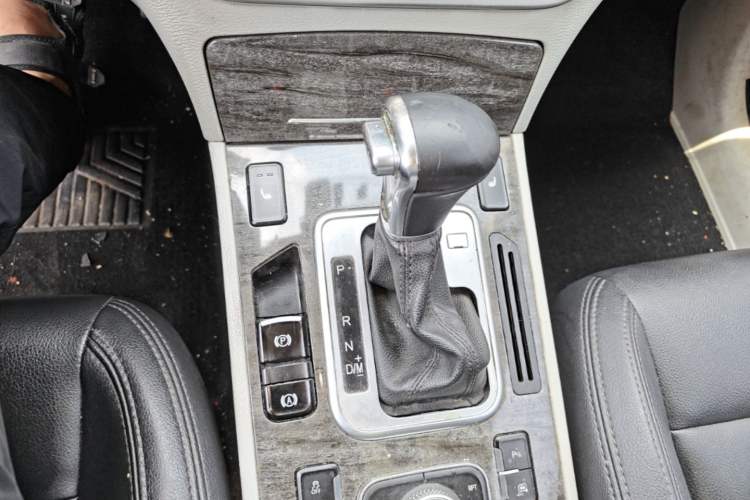 Used Haval H6 Coupe 2015 Blue Label 2.0T Automatic Two-Wheel Drive Elite Model Gear Lever