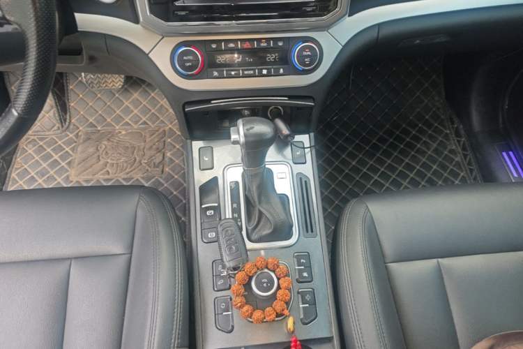 Used Haval H6 Coupe 2015 Blue Label 2.0T Automatic Two-Wheel Drive Elite Model Gear Lever
