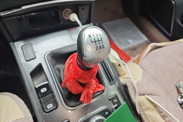 Used Haval H6 Coupe 2015 Blue Label 2.0T Manual Two-Wheel Drive Urban Model Gear Lever