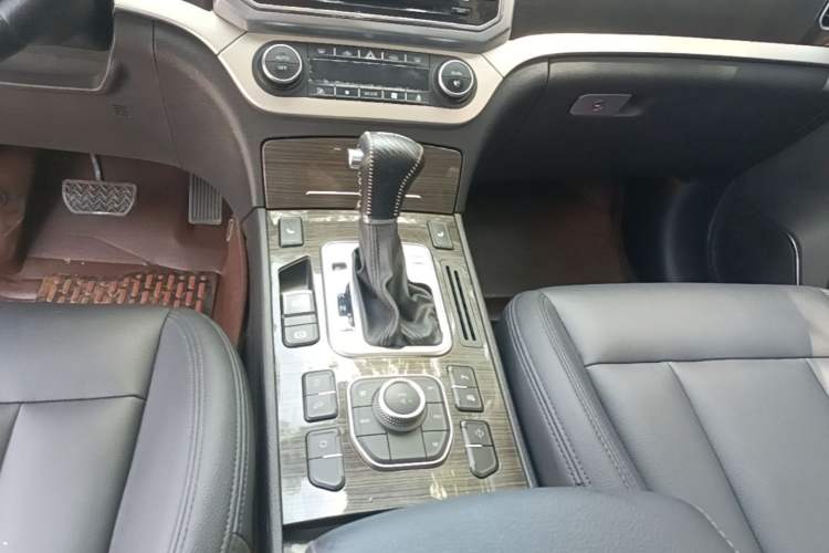 Used Haval H6 Coupe 2015 Blue Label 2.0T Automatic Two-Wheel Drive Prestige Model Gear Lever