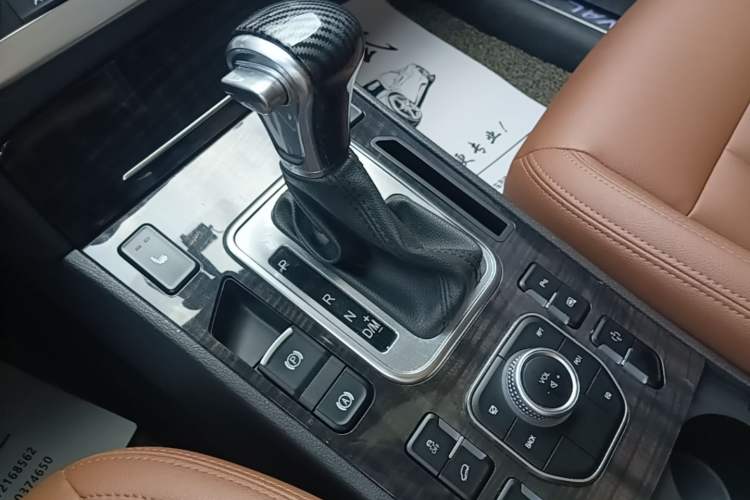 Used Haval H6 Coupe 2015 Blue Label 2.0T Automatic Two-Wheel Drive Prestige Model Gear Lever