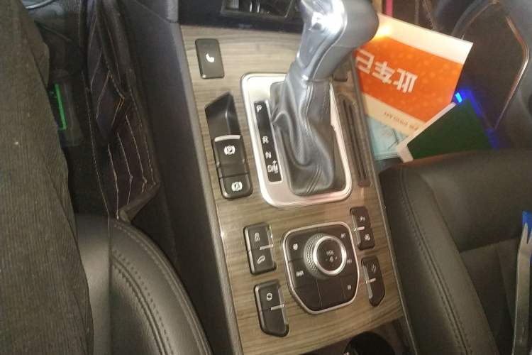 Used Haval H6 Coupe 2015 Blue Label 2.0T Automatic Two-Wheel Drive Prestige Model Gear Lever