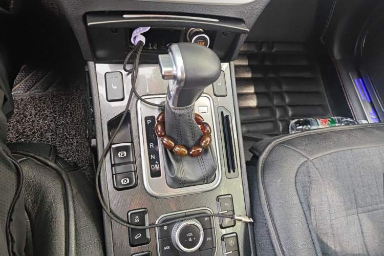 Used Haval H6 Coupe 2015 Blue Label 2.0T Automatic Two-Wheel Drive Elite Model Gear Lever