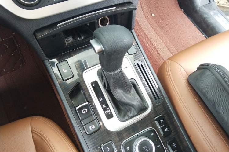 Used Haval H6 Coupe 2015 Blue Label 2.0T Automatic Two-Wheel Drive Prestige Model Gear Lever
