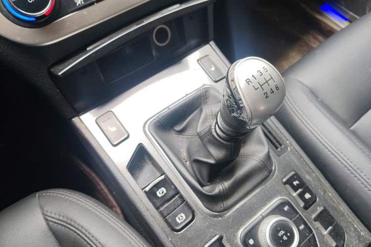 Used Haval H6 Coupe 2015 Blue Label 2.0T Manual Two-Wheel-Drive Elite Model Gear Lever