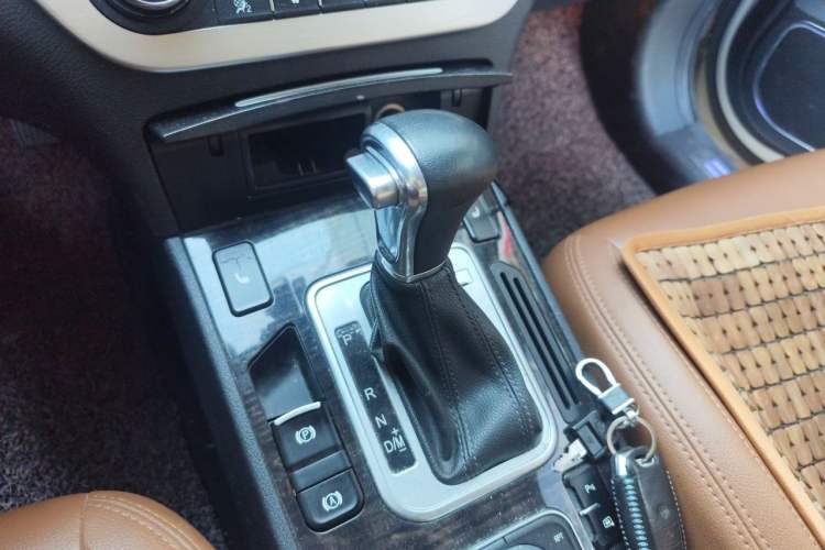 Used Haval H6 Coupe 2015 Blue Label 2.0T Automatic Two-Wheel Drive Prestige Model Gear Lever