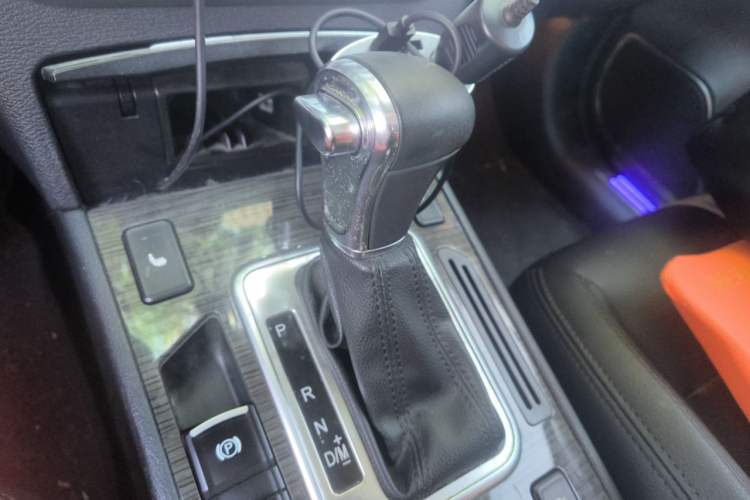 Used Haval H6 Coupe 2015 Blue Label 2.0T Automatic Two-Wheel Drive Elite Model Gear Lever