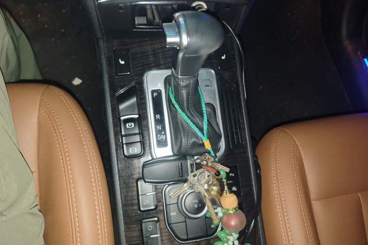 Used Haval H6 Coupe 2015 Blue Label 2.0T Automatic Two-Wheel Drive Prestige Model Gear Lever