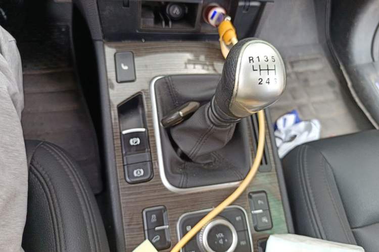 Used Haval H6 Coupe 2015 Blue Label 2.0T Manual Two-Wheel-Drive Elite Model Gear Lever