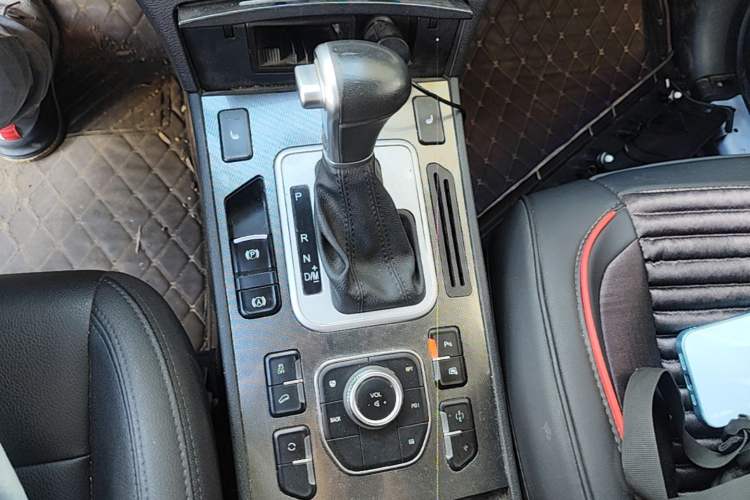 Used Haval H6 Coupe 2015 Blue Label 2.0T Automatic Two-Wheel Drive Elite Model Gear Lever