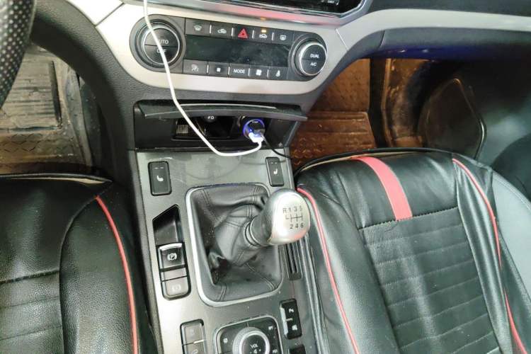 Used Haval H6 Coupe 2015 Blue Label 2.0T Manual 4x4 Elite Model Gear Lever
