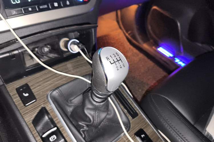 Used Haval H6 Coupe 2015 Blue-Label 2.0T Manual Two-Wheel Drive Prestige Model Gear Lever