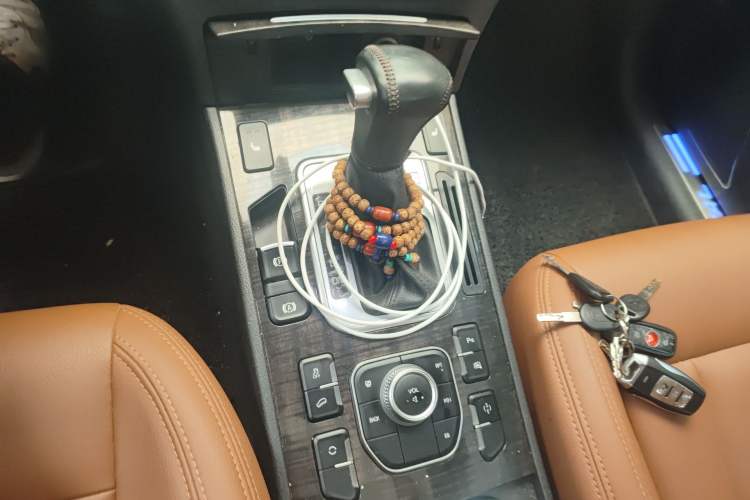 Used Haval H6 Coupe 2015 Blue Label 2.0T Automatic Two-Wheel Drive Prestige Model Gear Lever