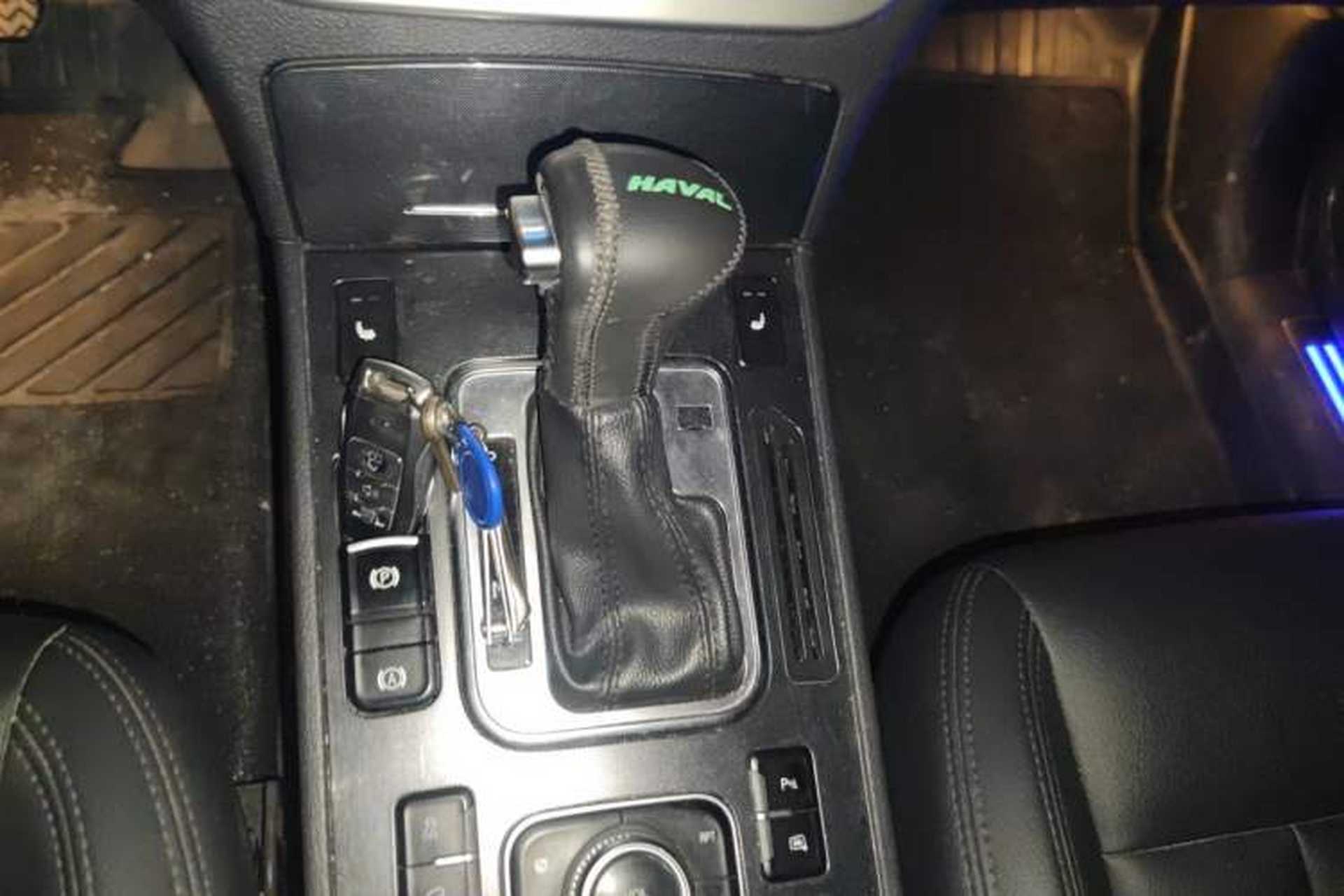Used Haval H6 Coupe 2015 Blue Label 2.0T Automatic Two-Wheel Drive Prestige Model Gear Lever