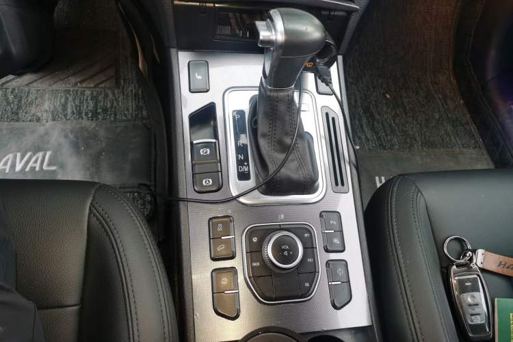 Used Haval H6 Coupe 2015 Blue Label 2.0T Automatic Two-Wheel Drive Elite Model Gear Lever