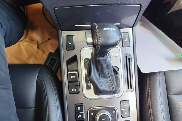 Used Haval H6 Coupe 2015 Blue Label 2.0T Automatic Two-Wheel Drive Prestige Model Gear Lever