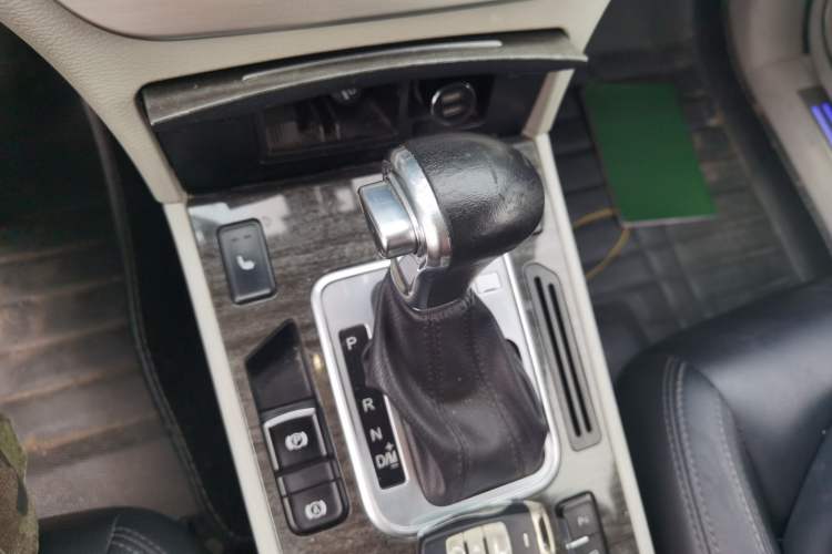 Used Haval H6 Coupe 2015 Blue Label 2.0T Automatic Two-Wheel Drive Prestige Model Gear Lever