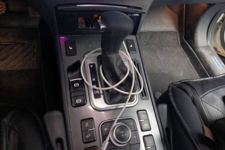 Used Haval H6 Coupe 2015 Blue Label 2.0T Automatic Two-Wheel Drive Elite Model Gear Lever