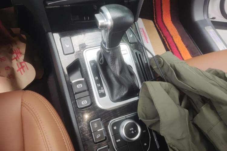 Used Haval H6 Coupe 2015 Blue Label 2.0T Automatic Two-Wheel Drive Prestige Model Gear Lever