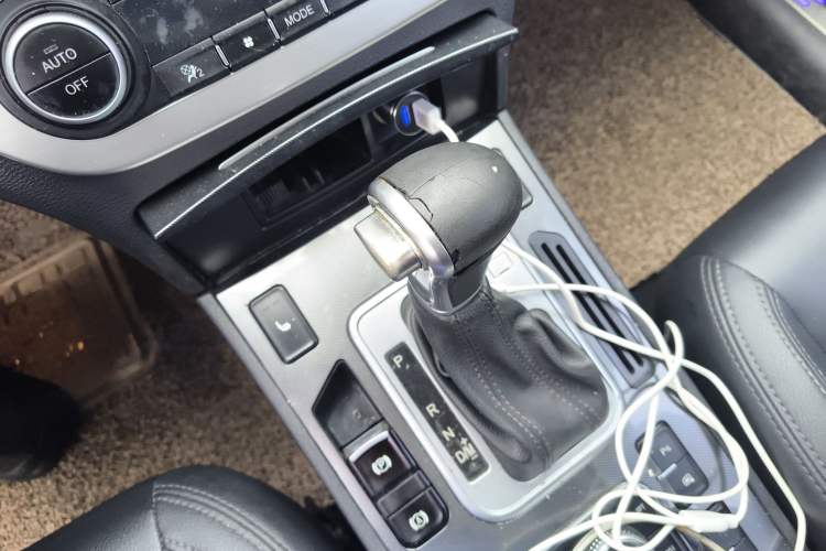 Used Haval H6 Coupe 2015 Blue Label 2.0T Automatic Two-Wheel Drive Elite Model Gear Lever