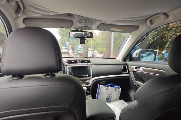 Used Haval H6 Coupe 2015 Blue-Label Facelift 2.0T Manual Two-Wheel Drive Urban Version Headliner