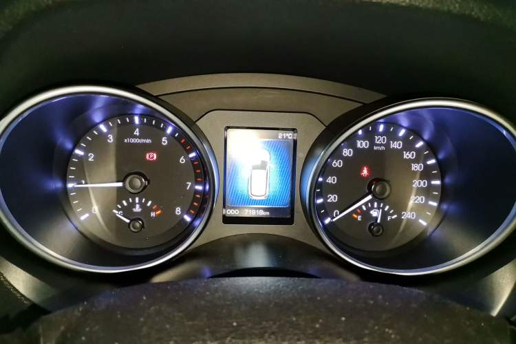 Used Haval H6 Coupe 2015 Blue-Label Facelift 2.0T Manual Two-Wheel Drive Urban Version Instrument Cluster