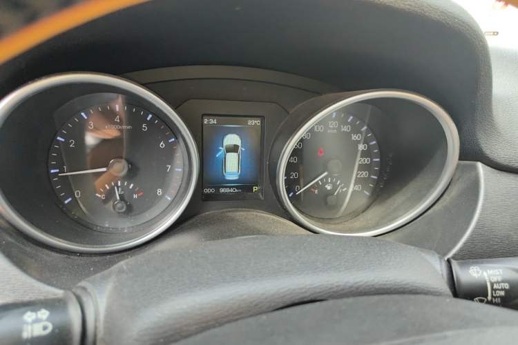 Used Haval H6 Coupe 2015 Blue Label 2.0T Automatic Two-Wheel Drive Prestige Model Instrument Cluster