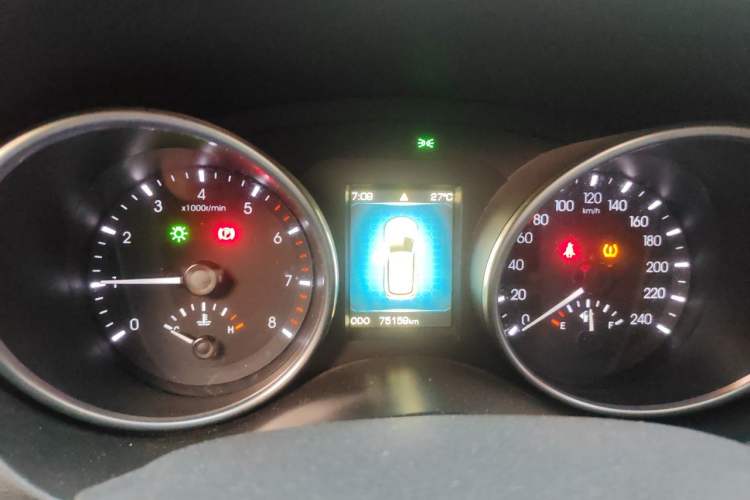 Used Haval H6 Coupe 2015 Blue Label 2.0T Manual Two-Wheel-Drive Elite Model Instrument Cluster