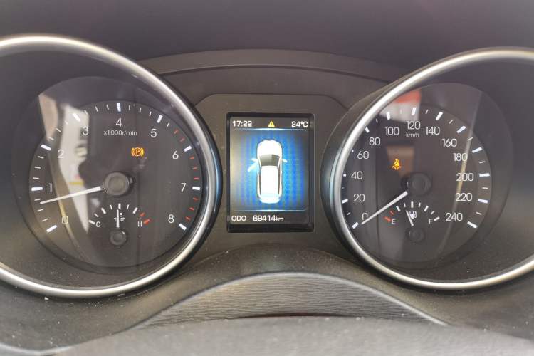 Used Haval H6 Coupe 2015 Blue Label 2.0T Manual Two-Wheel-Drive Elite Model Instrument Cluster