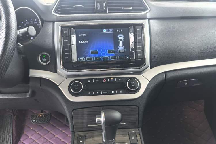 Used Haval H6 Coupe 2015 Blue Label 2.0T Automatic Two-Wheel Drive Prestige Model Interior 3