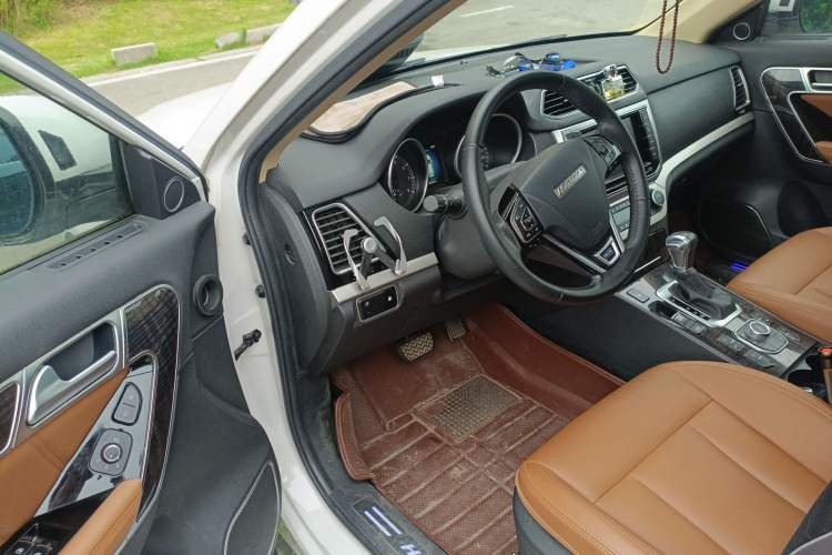 Used Haval H6 Coupe 2015 Blue Label 2.0T Automatic Two-Wheel Drive Prestige Model Interior 3