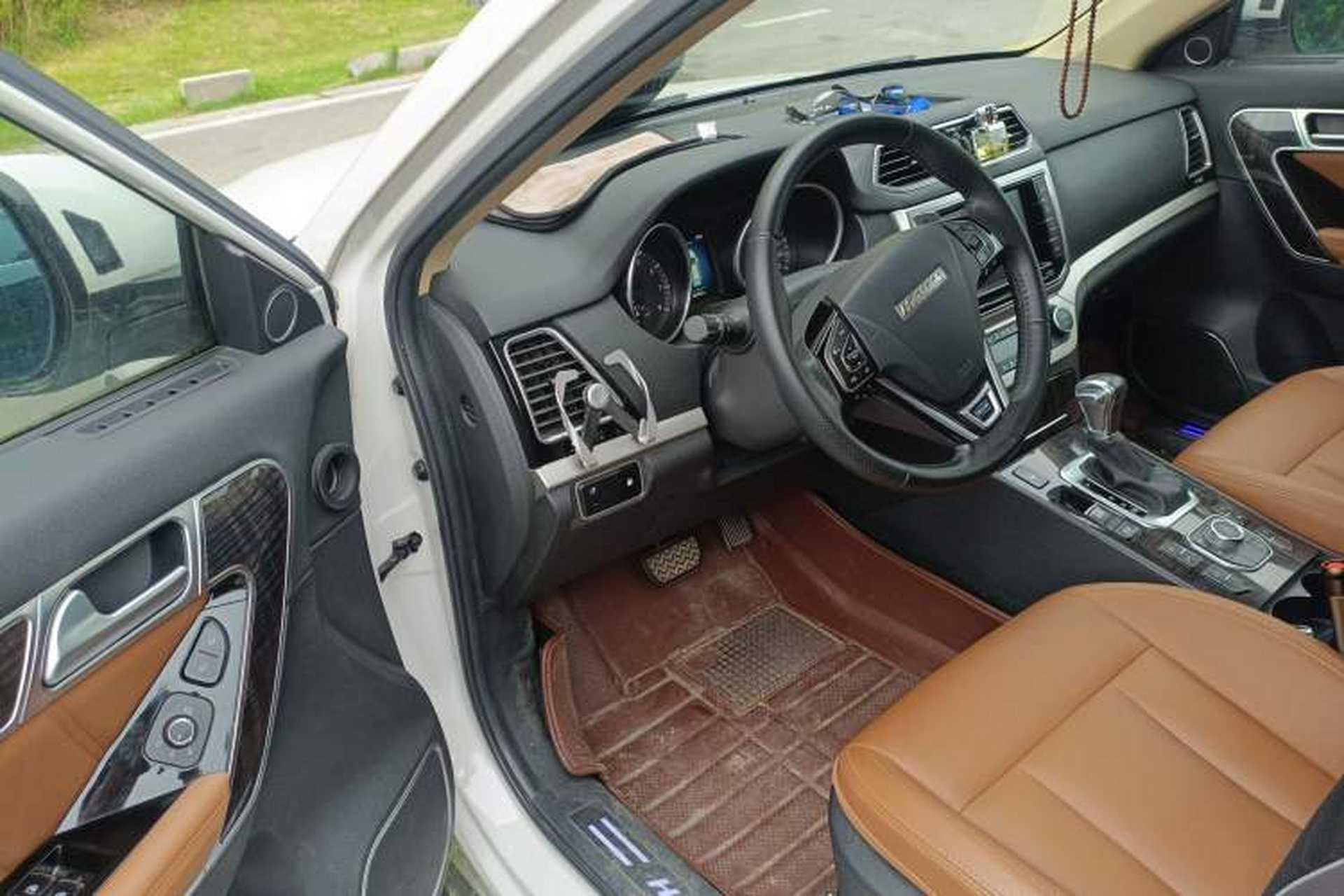 Used Haval H6 Coupe 2015 Blue Label 2.0T Automatic Two-Wheel Drive Prestige Model Interior 3