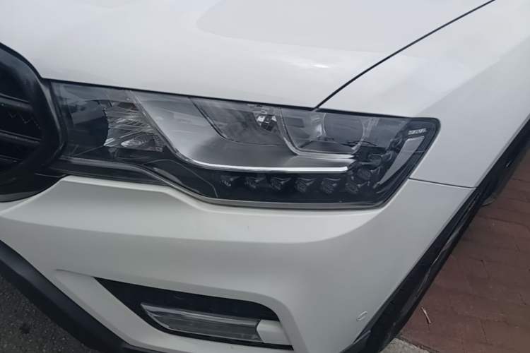 Used Haval H6 Coupe 2015 Blue Label 2.0T Automatic Two-Wheel Drive Prestige Model Left Front Headlight