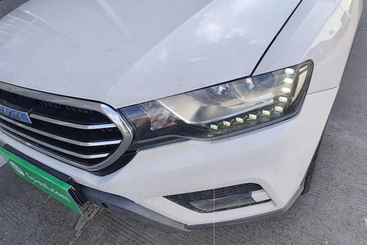 Used Haval H6 Coupe 2015 Blue Label 2.0T Automatic Two-Wheel Drive Elite Model Left Front Headlight