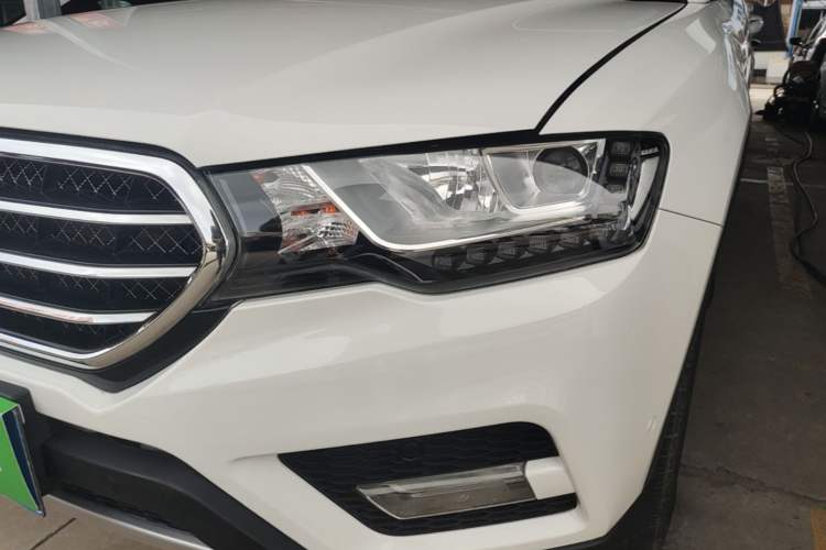 Used Haval H6 Coupe 2015 Blue Label 2.0T Automatic Two-Wheel Drive Elite Model Left Front Headlight