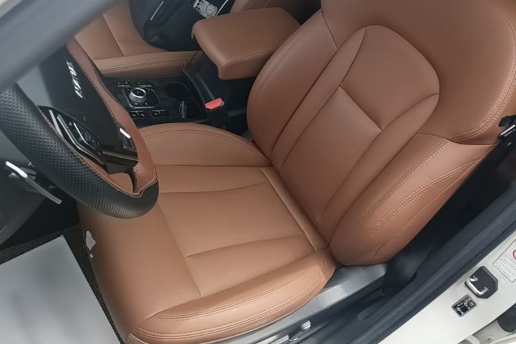 Used Haval H6 Coupe 2015 Blue Label 2.0T Automatic Two-Wheel Drive Prestige Model Left Front Seat