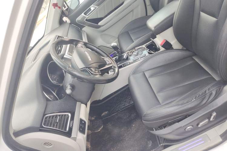 Used Haval H6 Coupe 2015 Blue-Label 2.0T Manual Two-Wheel Drive Prestige Model Left Front Seat