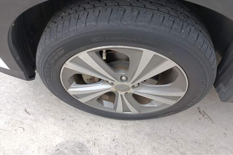 Used Haval H6 Coupe 2015 Blue Label 2.0T Automatic Two-Wheel Drive Prestige Model Left Front Wheel Hub