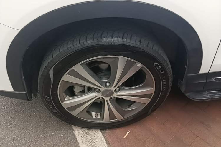 Used Haval H6 Coupe 2015 Blue Label 2.0T Automatic Two-Wheel Drive Prestige Model Left Front Wheel Hub