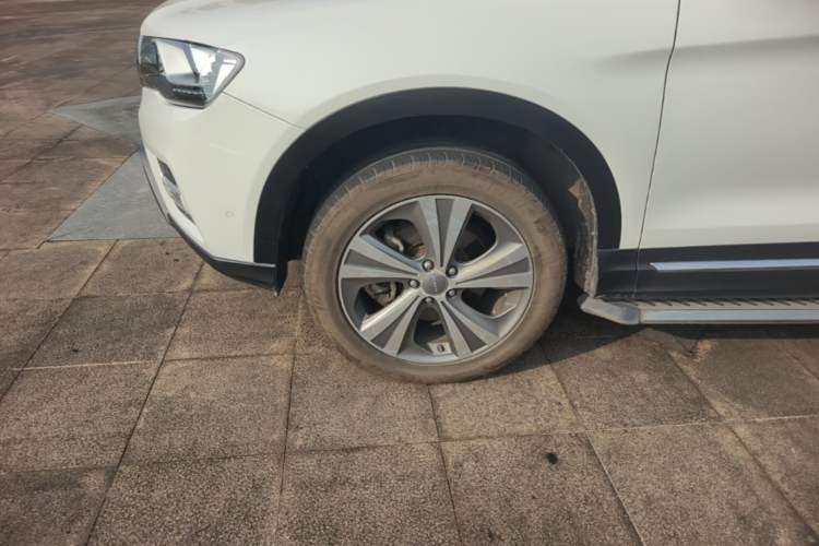 Used Haval H6 Coupe 2015 Blue Label 2.0T Manual Two-Wheel-Drive Elite Model Left Front Wheel Hub