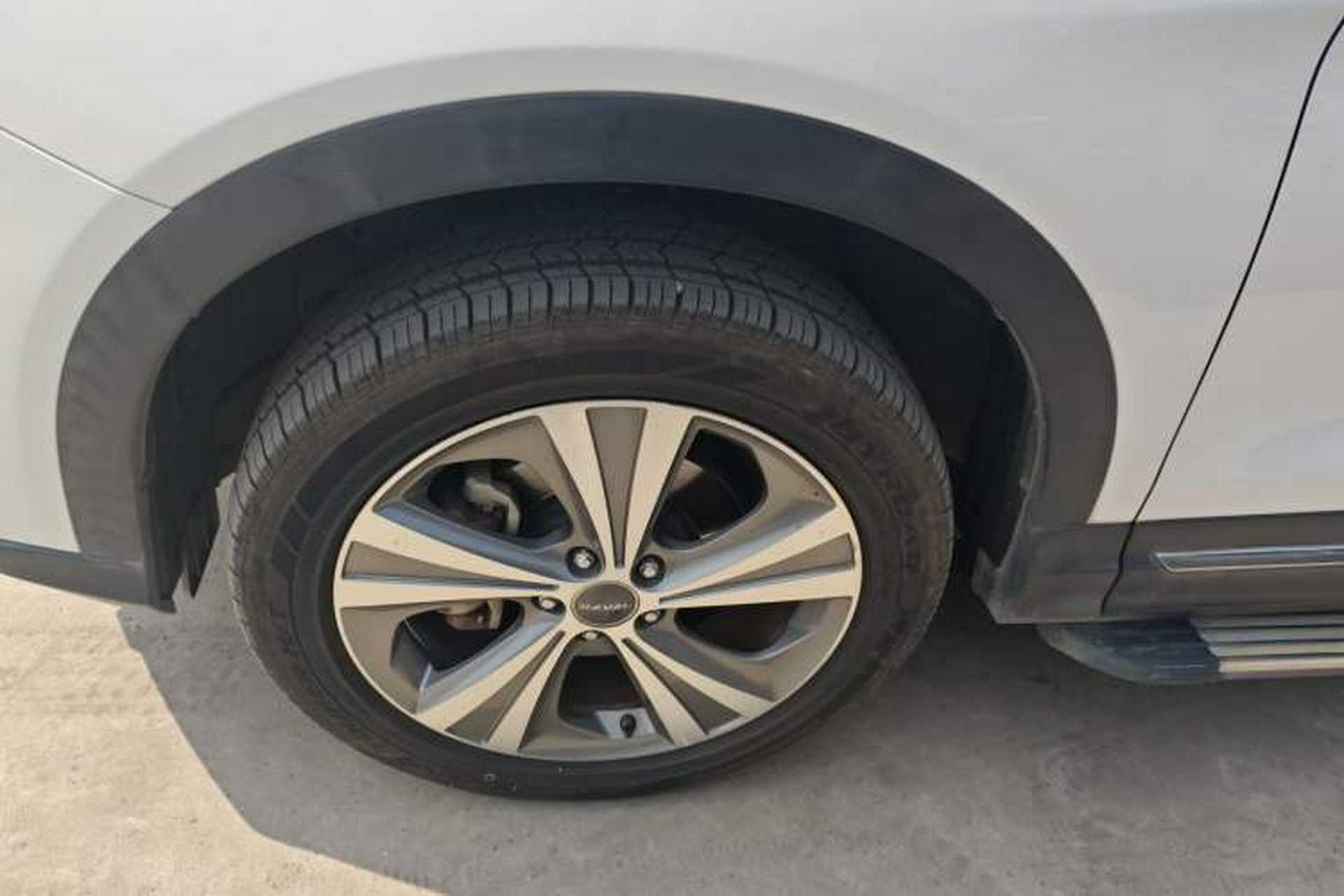 Used Haval H6 Coupe 2015 Blue-Label 2.0T Manual Two-Wheel Drive Prestige Model Left Front Wheel Hub