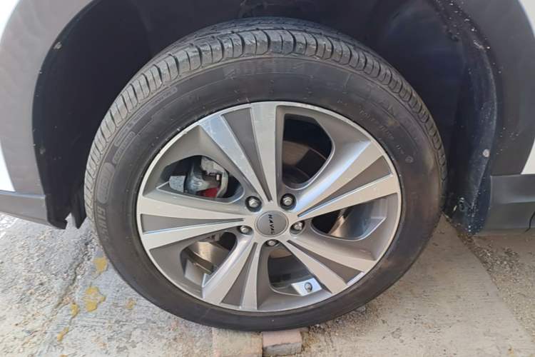 Used Haval H6 Coupe 2015 Blue Label 2.0T Automatic Two-Wheel Drive Prestige Model Left Front Wheel Hub