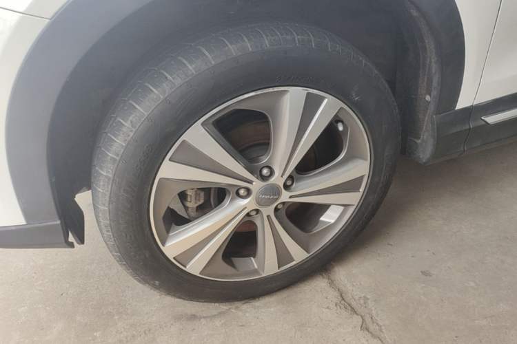 Used Haval H6 Coupe 2015 Blue Label 2.0T Automatic Two-Wheel Drive Elite Model Left Front Wheel Hub