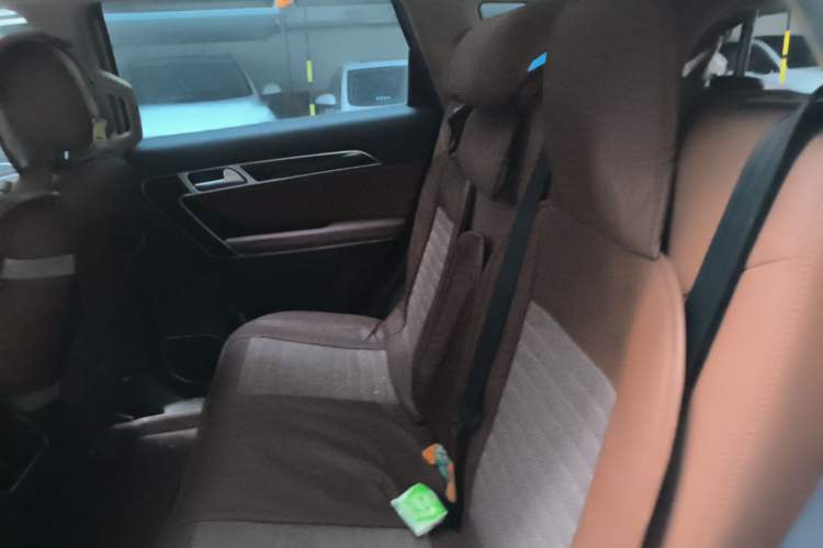 Used Haval H6 Coupe 2015 Blue Label 2.0T Automatic Two-Wheel Drive Prestige Model Left Rear Seat