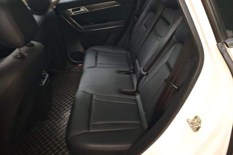 Used Haval H6 Coupe 2015 Blue Label 2.0T Automatic Two-Wheel Drive Elite Model Left Rear Seat
