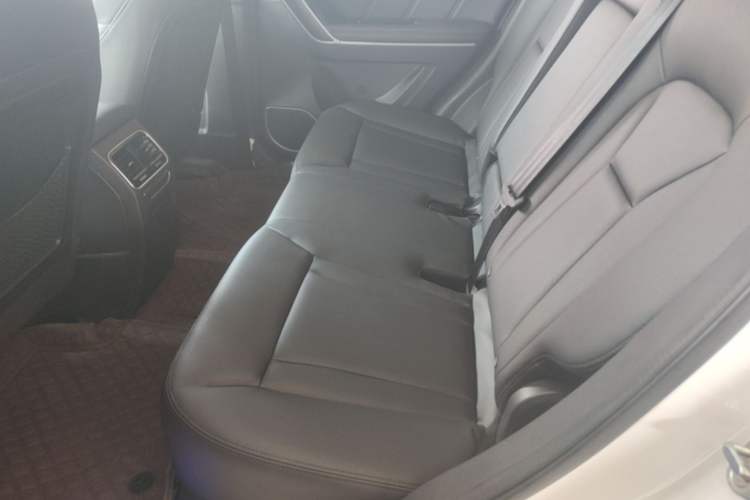Used Haval H6 Coupe 2015 Blue Label 2.0T Automatic Two-Wheel Drive Elite Model Left Rear Seat